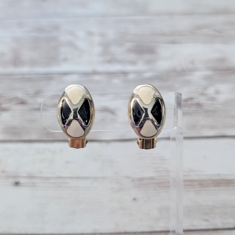 Vintage Clip On Earrings Oval Shape - Cream, Black, Gold Tone